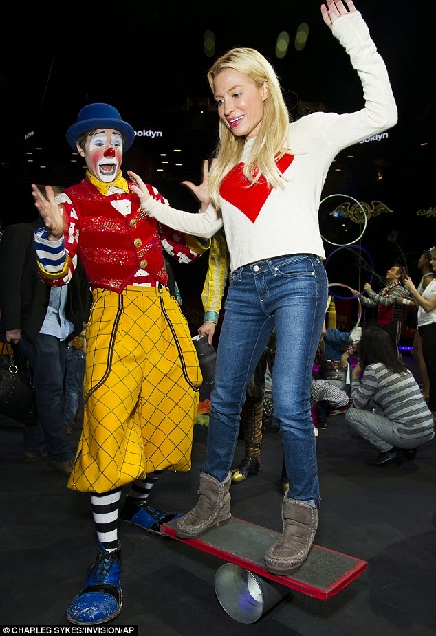 clowns meet dating clowns meet dating-1